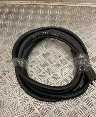 Jeep Grand Cherokee (WJ) Rear door rubber seal (on body) 