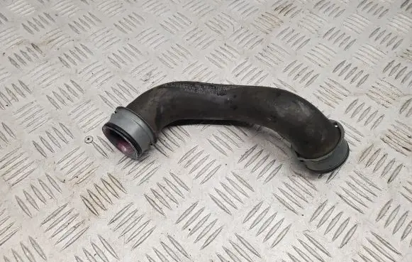Mercedes-Benz CLS C218 X218 Engine coolant pipe/hose A2125012582