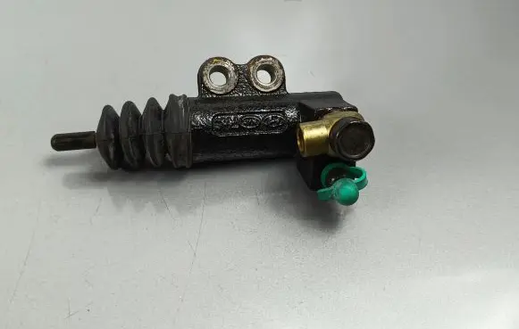 Hyundai Tucson LM Clutch slave cylinder 