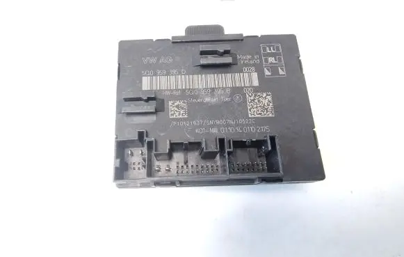 Volkswagen PASSAT B8 Door control unit/module 5Q0959395B