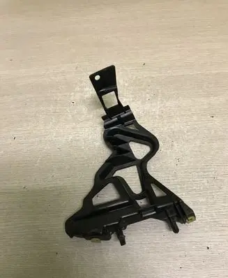 BMW 7 E65 E66 Fender mounting bracket 18022910