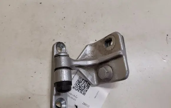 Mercedes-Benz C W203 Rear door lower hinge