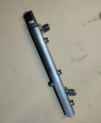 Jeep Grand Cherokee (WK) Fuel main line pipe A6420700695