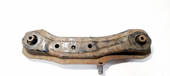 Honda CR-V Engine mount bracket