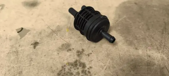 Mercedes-Benz GLC C253 Vacuum valve A0014764432