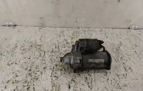 Renault Laguna III Starter motor 55217672 TS18E33 17A80632NG