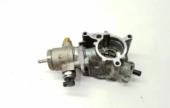 Audi A5 8T 8F Fuel injection high pressure pump 06J145100G