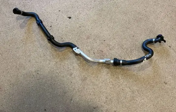 BMW 5 G60 G61 Engine coolant pipe/hose 8645835 7562052
