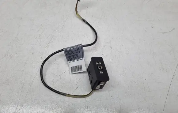 BMW 3 E92 E93 AUX in-socket connector 6930561 61316930561