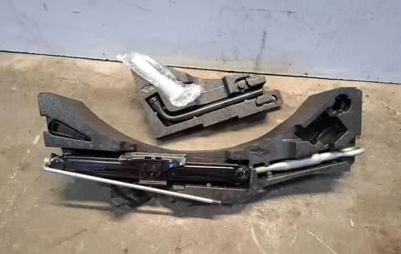 Volvo V60 Tool set 31660611 31471921