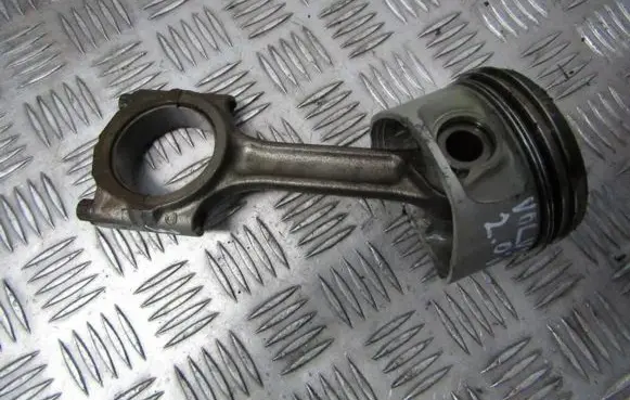 Volvo S40, V40 Piston with connecting rod