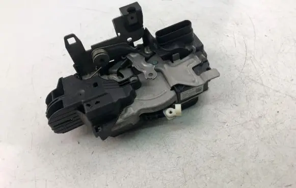 Volvo S90, V90 Front door lock 31349894