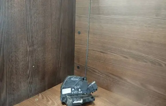 Opel Vivaro Rear door lock 45227173 825022267