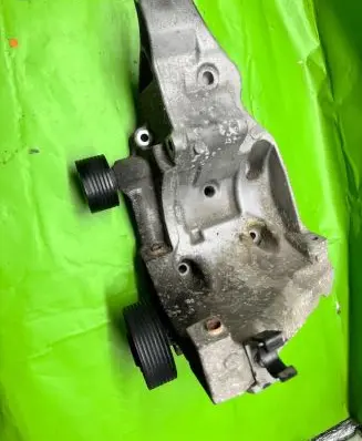 BMW 5 F10 F11 Generator/alternator bracket 7802639 13172010