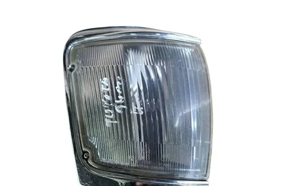 Toyota Hilux (N80, N90, N100, N110) Front indicator light 355290