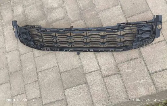 Citroen DS4 Front bumper upper radiator grill 9688186177