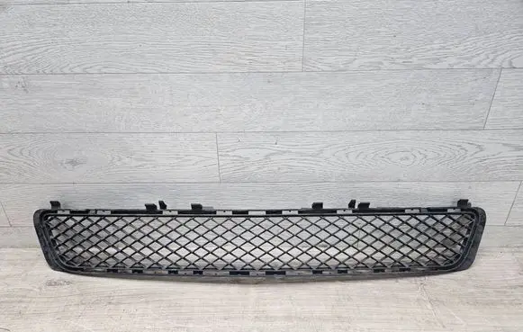 Mercedes-Benz E W212 Front bumper lower grill A2128850523