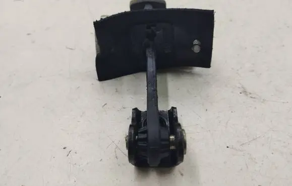 Ford Focus Front door check strap stopper 103LhD3E