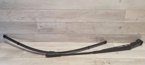 Citroen C4 I Picasso Front wiper blade arm 9686640480