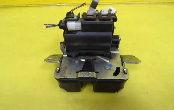 Mitsubishi Colt Tailgate/trunk/boot lock/catch/latch MR959190