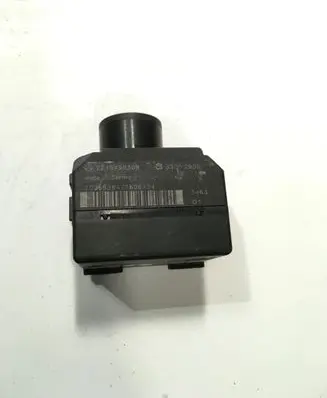Mercedes-Benz S W221 Ignition lock 33002903 2215450308