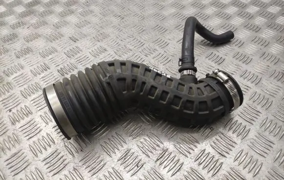 Nissan Qashqai+2 Turbo air intake inlet pipe/hose 1022314S01
