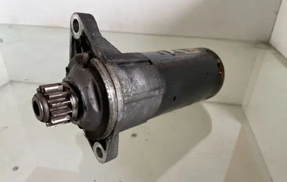 Volkswagen Touran II Starter motor 02E911024C 0001153005 04122014