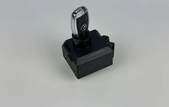 Mercedes-Benz A W176 Ignition lock A2469054702 90111945