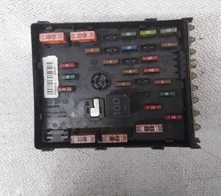 Volkswagen PASSAT B6 Fuse module 3CO937125