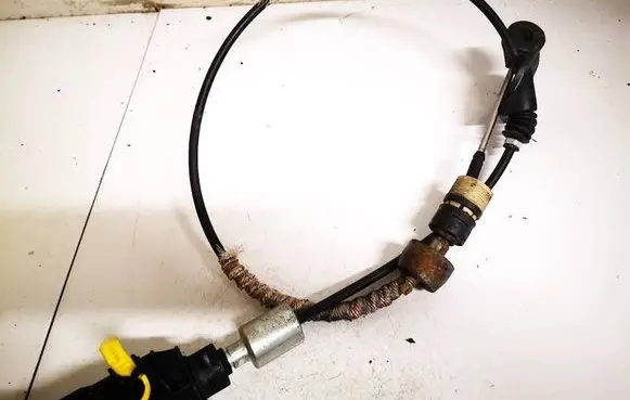 Volvo XC70 Gear shift cable linkage 