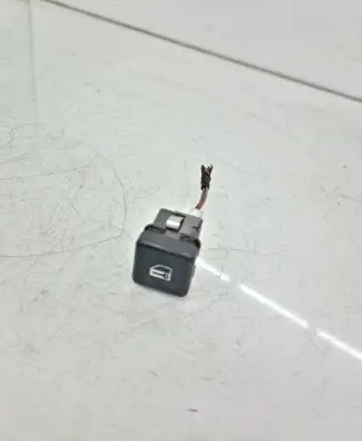 BMW 5 E39 Central locking switch button 8360828
