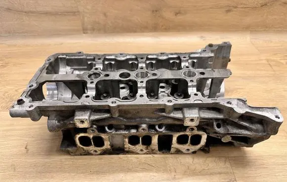 Renault Laguna III Engine head 8200816687