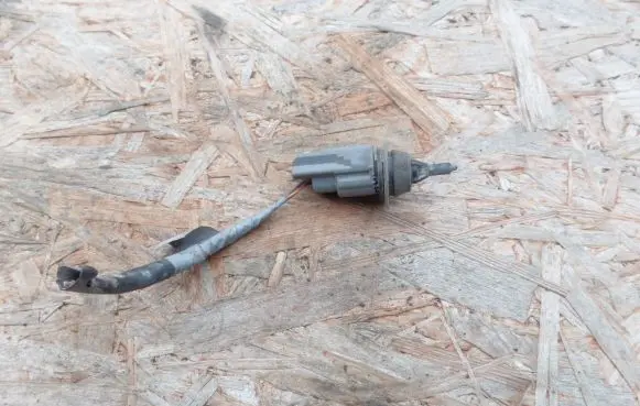 Infiniti G20 Outside/exterior temperature sensor A25600W01