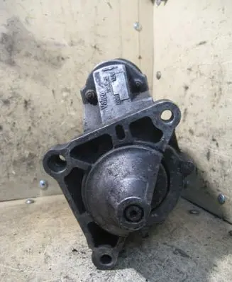 Peugeot 605 Starter motor VALEO098 21TD