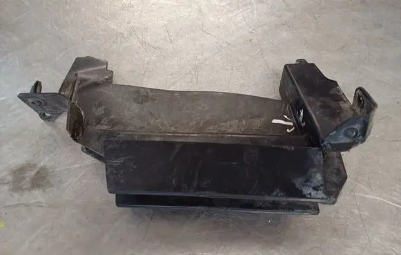 Dacia Sandero Air intake duct part 628209435R