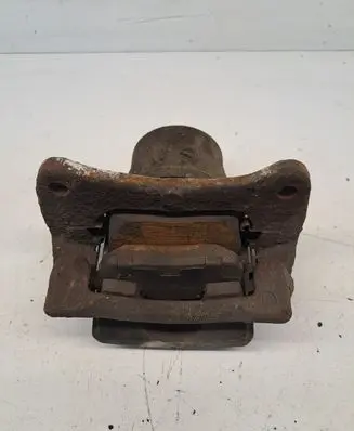 Toyota Prius (NHW20) Front brake caliper