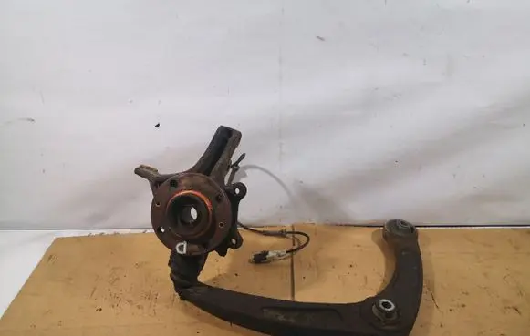 Citroen C4 I Front wheel hub spindle knuckle