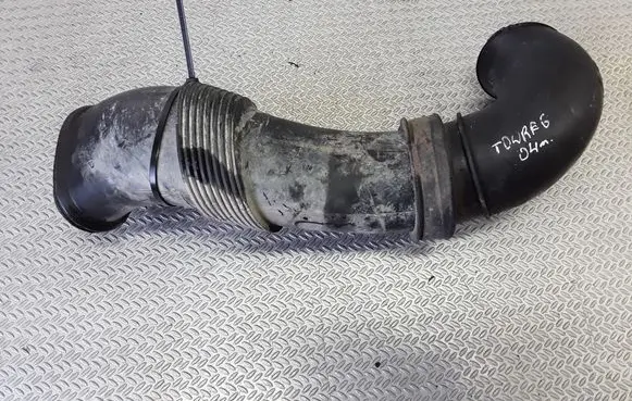 Volkswagen Touareg I Air intake duct part 7L6129752A