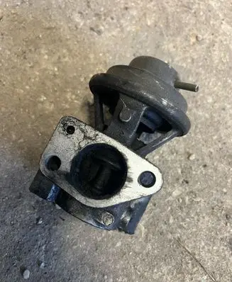 Mitsubishi Pajero EGR valve K5T554
