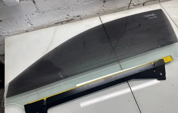 Mercedes-Benz S C217 Front door window/glass (coupe) 43R010388 E000255 DOT24M242AS2