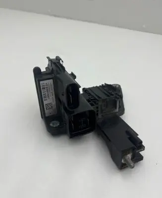 BMW 4 F36 Gran coupe Fuse module 10688710 19523 GF10M20