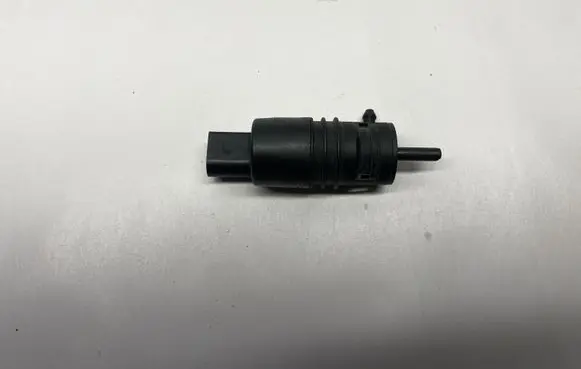 Mercedes-Benz E W212 Windscreen/windshield washer pump 2218690121 A2218690121