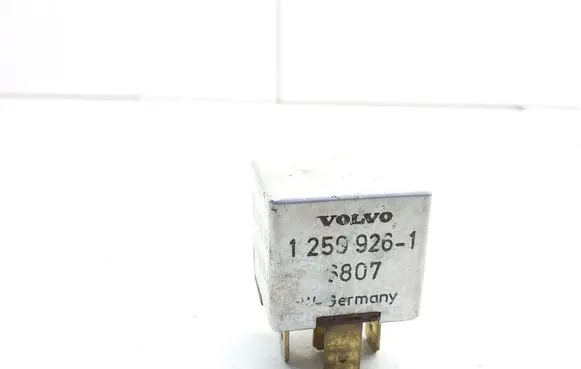 Volvo 940 Hazard warning light relay 12599261 899628