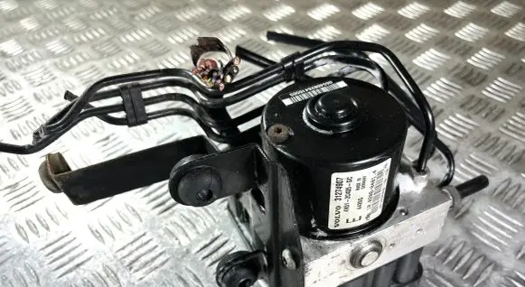 Volvo S40 ABS Pump 31274908 31274907