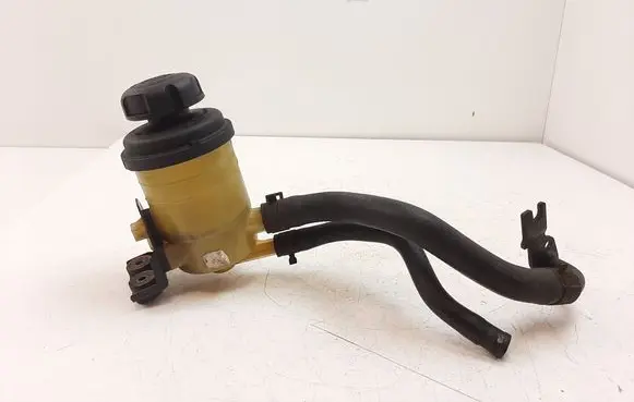 KIA Carens II Power steering fluid tank/reservoir