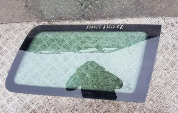 Ford Mondeo Mk III Rear side window