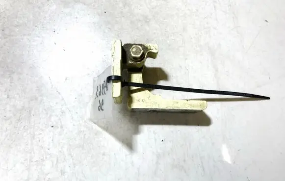 Fiat Panda II Rear door lower hinge