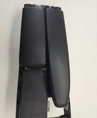 Mercedes-Benz E W212 Armrest A2046800639