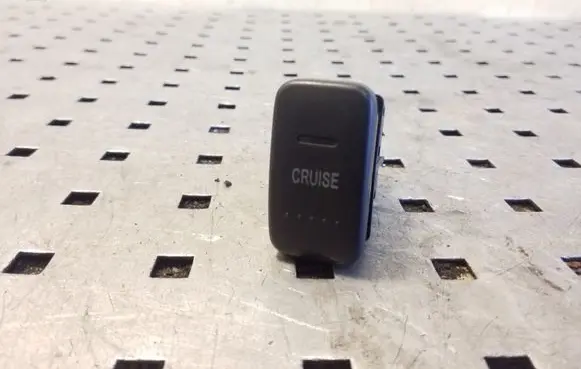 Honda CR-V Cruise control switch M19820
