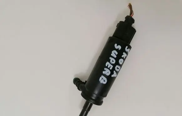 Skoda Superb B6 (3T) Headlight washer pump 3B7955681